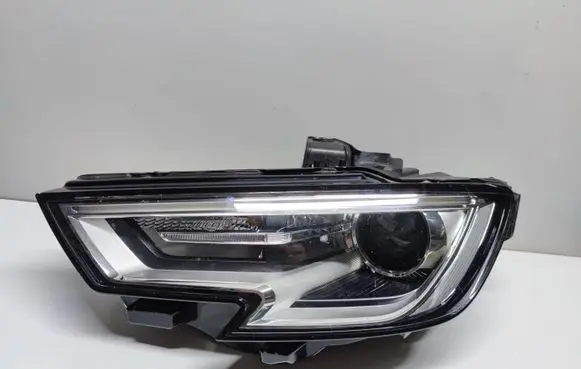 Audi A3 S3 8V Headlight/headlamp 8V0941005E