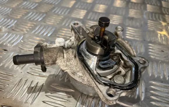 KIA Ceed Vacuum pump 288102A101