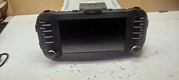 KIA Soul Radio/CD/DVD/GPS head unit 96560E4111CA AVB10E4EE 5221620