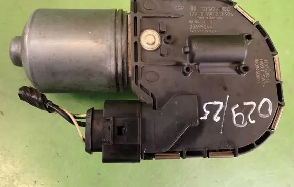 Volvo S40 Wiper motor 039024192430699344