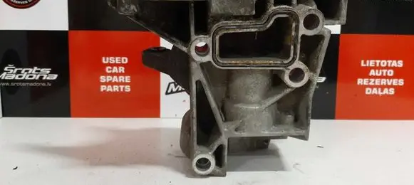 Volkswagen Touareg I Power steering pump mounting bracket 059145169AA