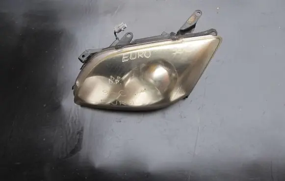 Toyota Avensis T250 Headlight/headlamp KOITO0543