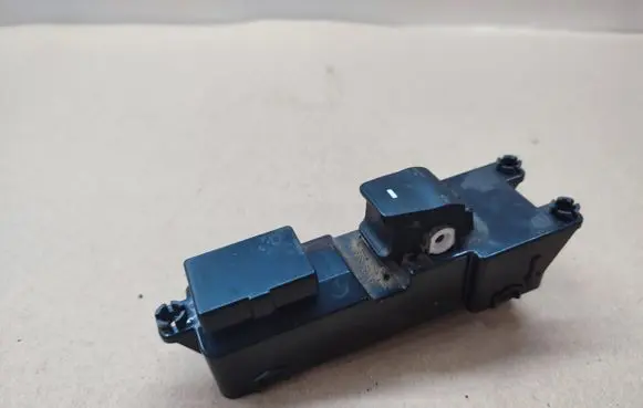 Hyundai Tucson TL Electric window control switch 93580D3131