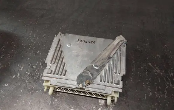 Volvo V70 Engine control unit/module P09442008 T97050122