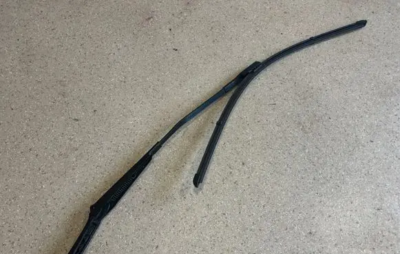 Audi RS7 C7 Front wiper blade arm 4G1955407C