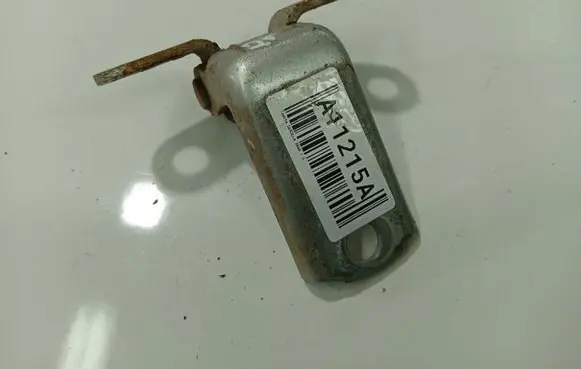 Toyota Corolla E120 E130 Front door upper hinge 