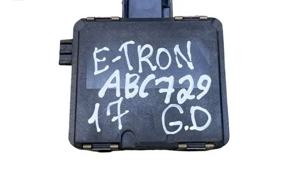 Audi A3 S3 8V Blind spot module 3Q0907566D 0203300777