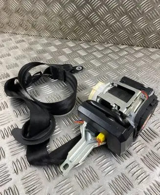 Audi Q7 4M Front seatbelt 4M8857705G