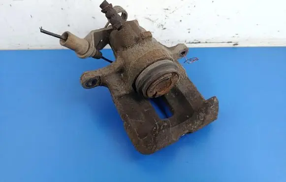 Rear brake caliper