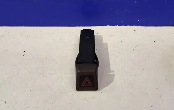 Volvo V50 Hazard light switch 8651399 9123684