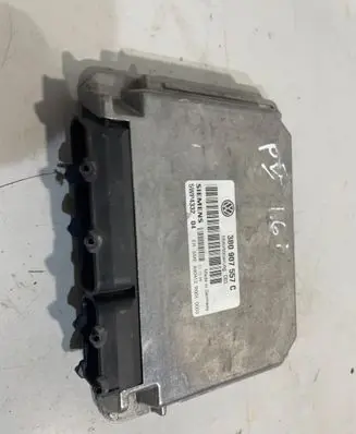 Volkswagen PASSAT B5 Engine control unit/module 3B0907557C 5WP433204