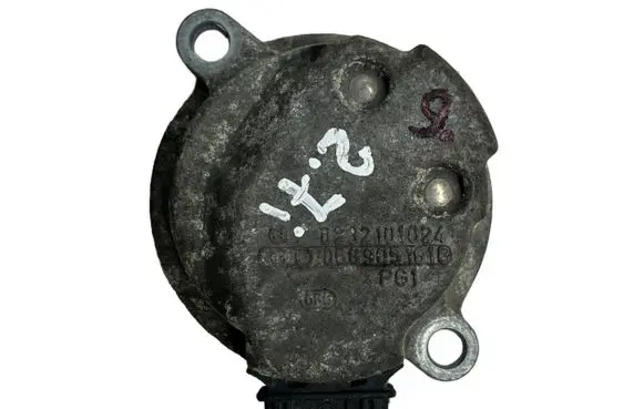 Volkswagen Golf IV Camshaft position sensor 058905161B 0232101024