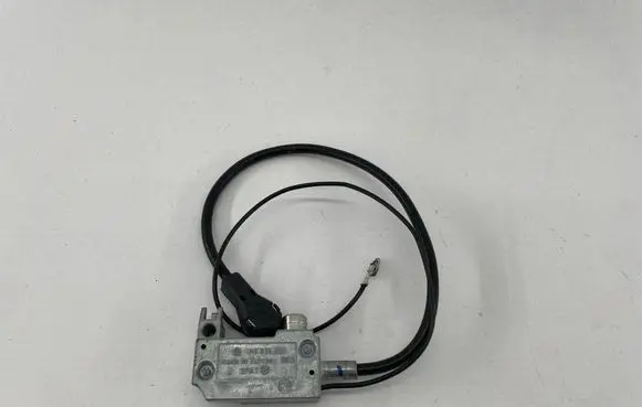 Volkswagen Golf IV Antenna control unit 1H0035551