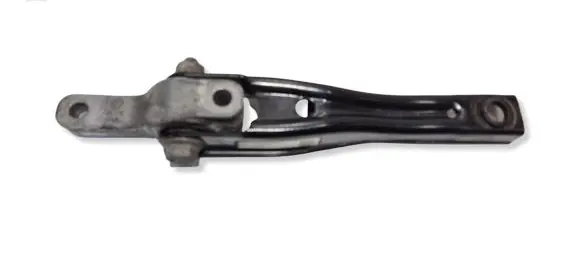 Volkswagen PASSAT B8 Engine mount bracket 5Q0199855P
