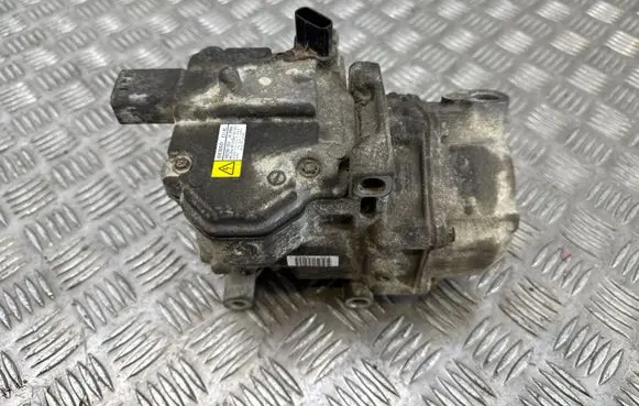 Toyota Auris E180 Air conditioning (A/C) compressor (pump) 0422001031