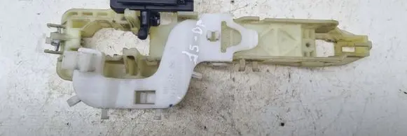 KIA Sportage Front door exterior handle/bracket 9088100400