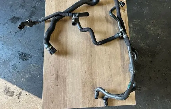 BMW 2 F46 Engine coolant pipe/hose 8584831 9250566 9250564