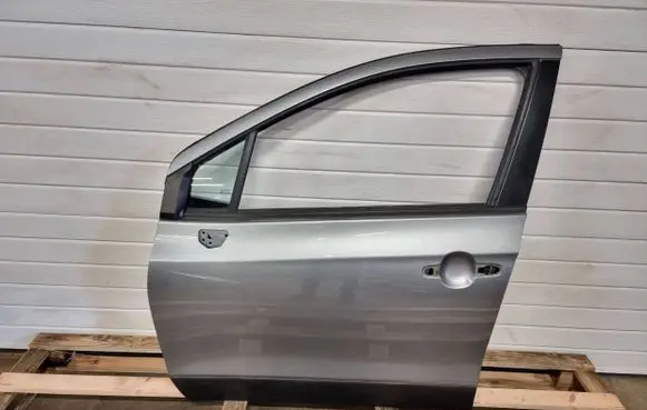 Suzuki SX4 S-Cross Front door