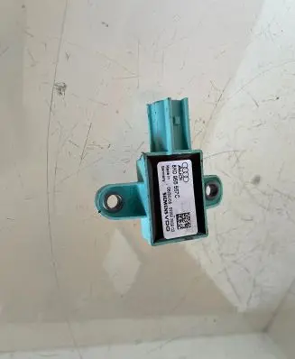 Audi A4 S4 B8 8K Airbag deployment crash/impact sensor 8K0955557C 5WK4380902