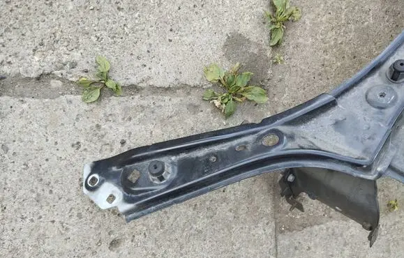 Dacia Logan II Radiator support slam panel 