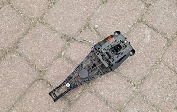 Opel Zafira C Rear door exterior handle 13583833