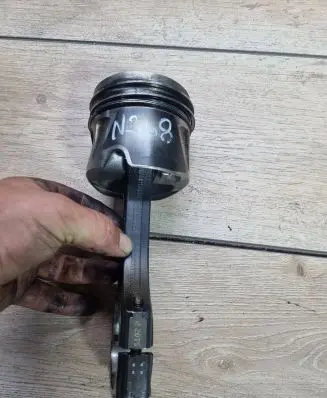 Mercedes-Benz Sprinter W907 W910 Piston 651002