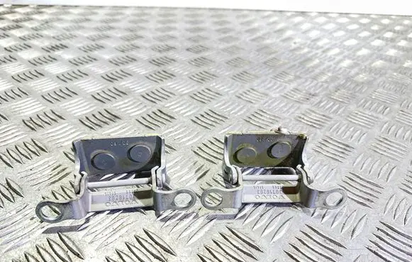 Volvo V50 Tailgate/trunk/boot hinge 30716263