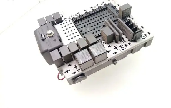 Volvo S60 Fuse module 08696035