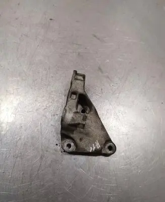 Opel Mokka Engine mounting bracket 25947952