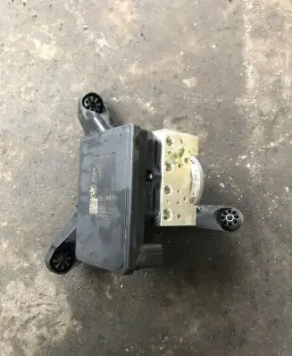 BMW X1 F48 F49 ABS Pump 6888064