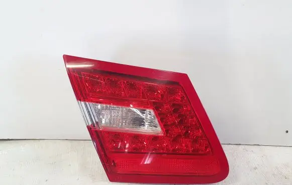 Mercedes-Benz E C207 W207 Tailgate rear/tail lights A2078200364