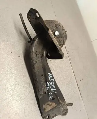 Rear upper control arm/wishbone