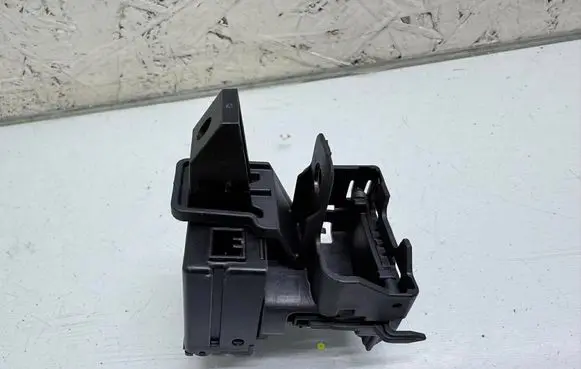 Volvo V40 Ignition lock AH4N15607AE 30659639