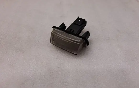 Toyota Auris 150 Number plate light 8127002131 8127002130