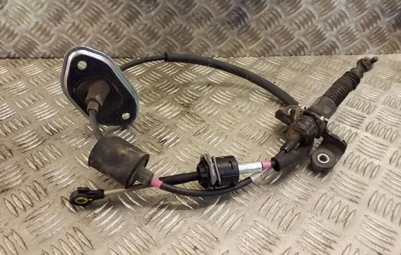 KIA Carens III Gear shift cable linkage