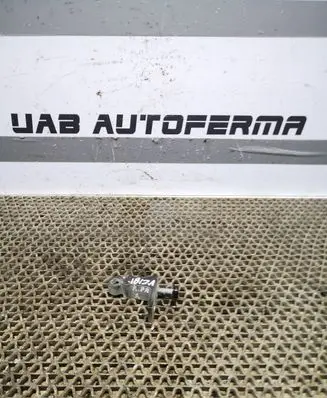Seat Ibiza IV (6J,6P) Front door lower hinge 8K0831401F