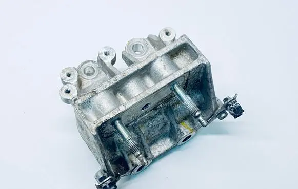 Suzuki SX4 S-Cross Engine mounting bracket 1163164R00