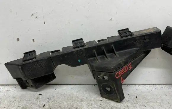 KIA Ceed Front bumper mounting bracket