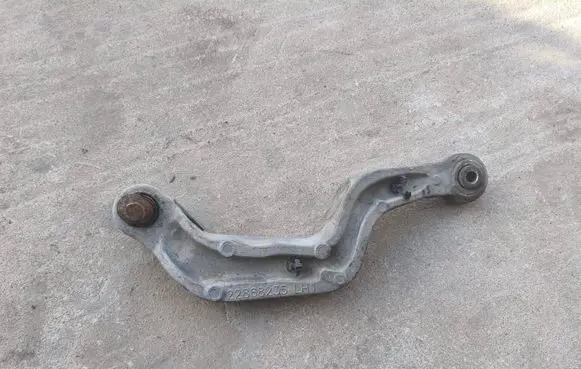 Rear control arm
