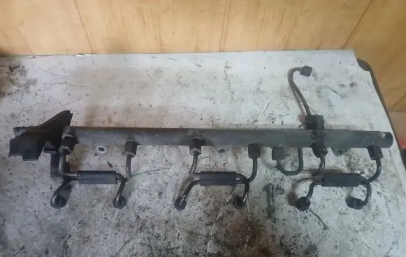 BMW 5 E39 Fuel main line pipe 0445216002