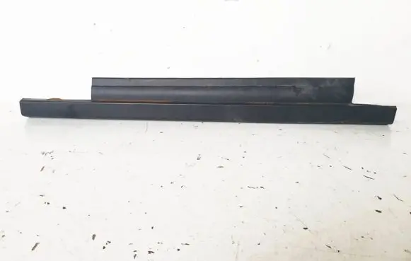 Sill/side skirt trim