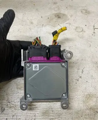 KIA Carens II Airbag control unit/module 959101D600 1D95910600 0285001921