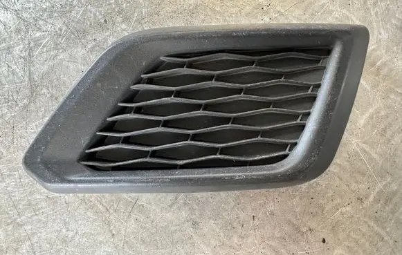 Nissan X-Trail T32 Front fog light trim/grill 622564BA0A
