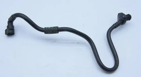 Volkswagen Tiguan Breather hose/pipe 5QF612041A T080248