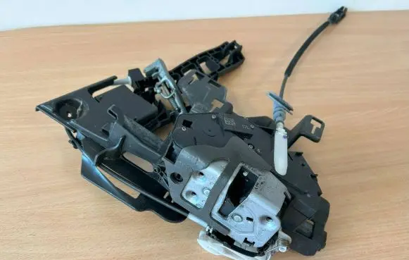 Ford Fiesta Front door lock 8A6AA21813DG 8A61A21979AE 8A61A224A37AL