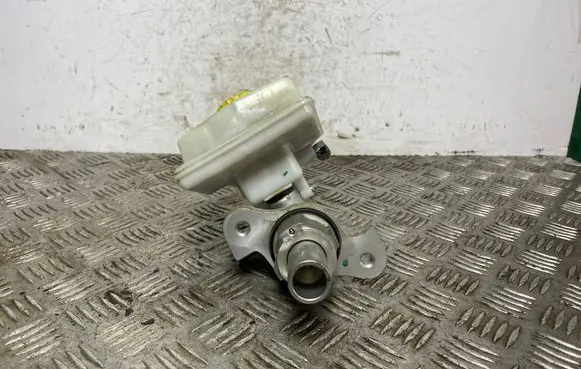 Jeep Grand Cherokee Master brake cylinder