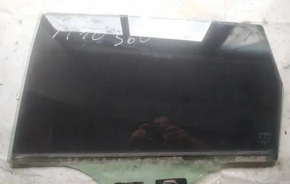 Honda FR-V Rear door window glass as2