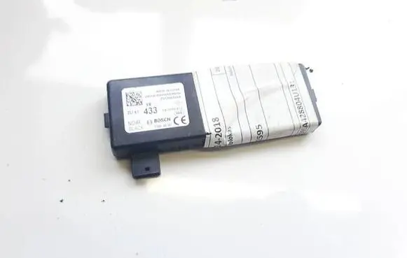 Opel Corsa E Antenna control unit F00HJ00487