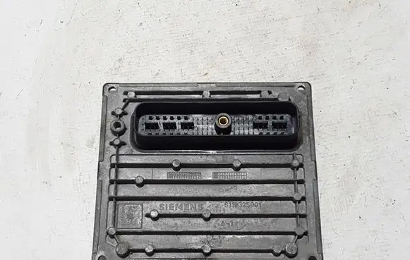 Volvo S40 Engine control unit/module 30743219