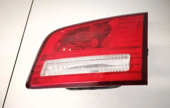 KIA Magentis Tailgate rear/tail lights